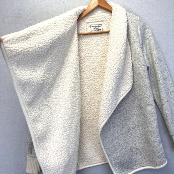 Abercrombie & Fitch Sherpa Lined Open Cardigan Sweater Womens Medium Gray Cream - Picture 3 of 12